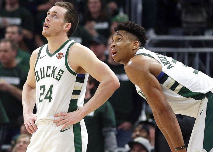 Pat Connaughton Dinyatakan Positif Terkena COVID-19