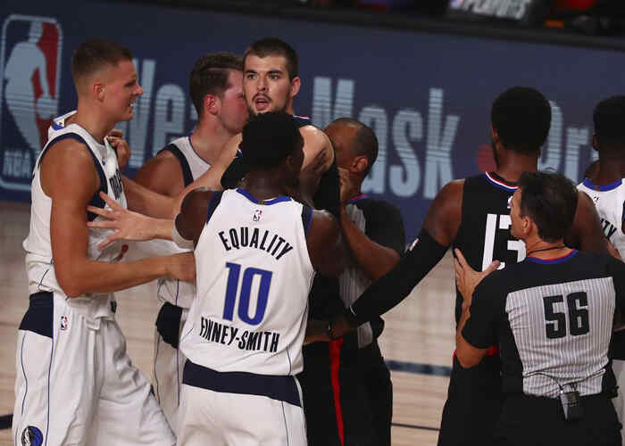 Respon Porzingis Mengenai Pemain Clippers Yang Memprovokasi Dia