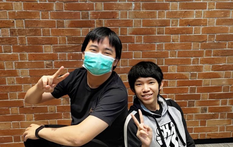 Liam rehat pro scene