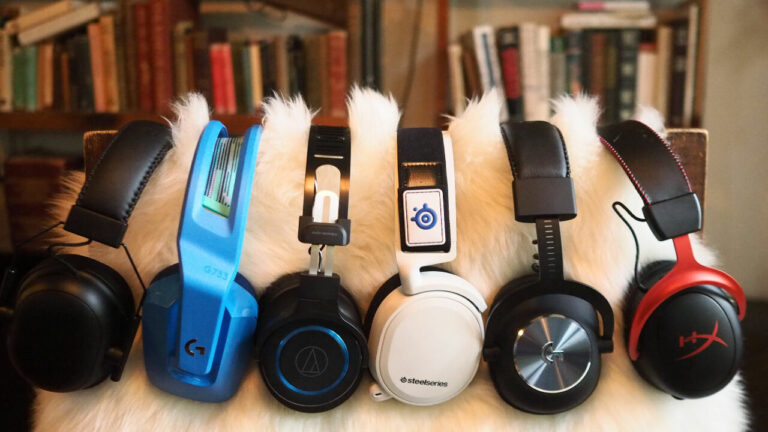 Apasih Perbedaan Headset, Headphones dan Earphones?