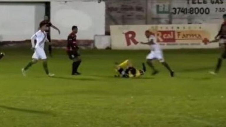 Pemain Brasil Tendang Wasit sampai Pingsan dan Didakwa Percobaan Pembunuhan