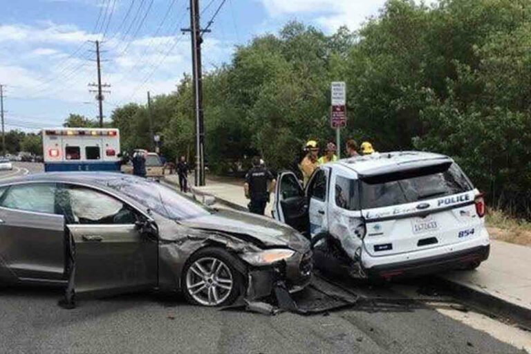 Fitur ‘Autopilot’ Tesla Mengakibatkan Kecelakaan Fatal Untuk Pertama Kali