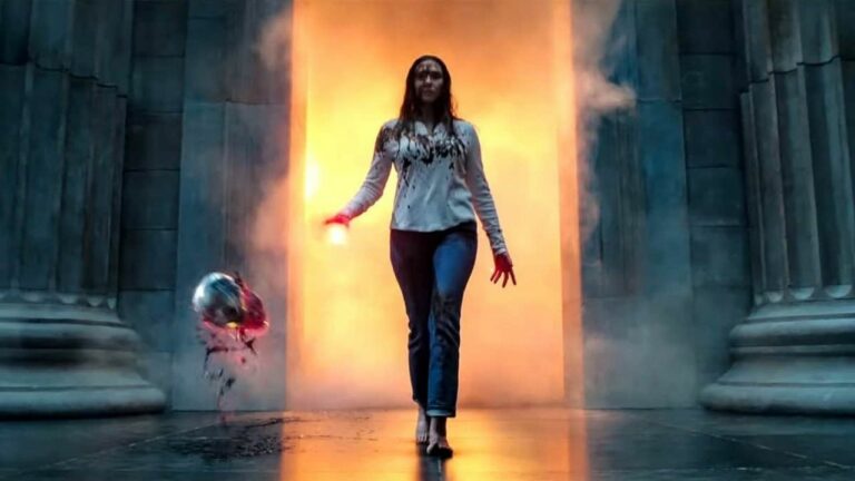 Aliens Scarlet Witch