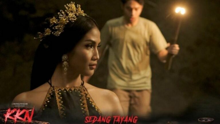 KKN di Desa Penari Avengers: Infinity War