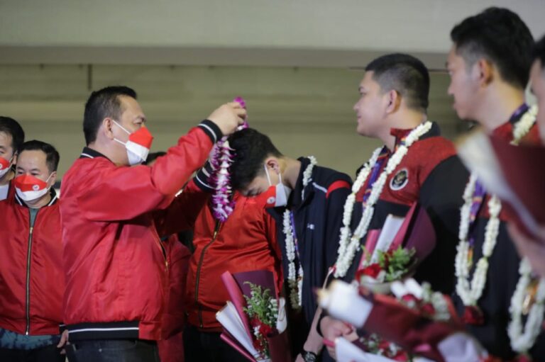 Kembali ke Tanah Air, Timnas Free Fire Indonesia Disambut Meriah!