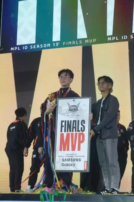 FNATIC ONIC MPL Season 13 Juara